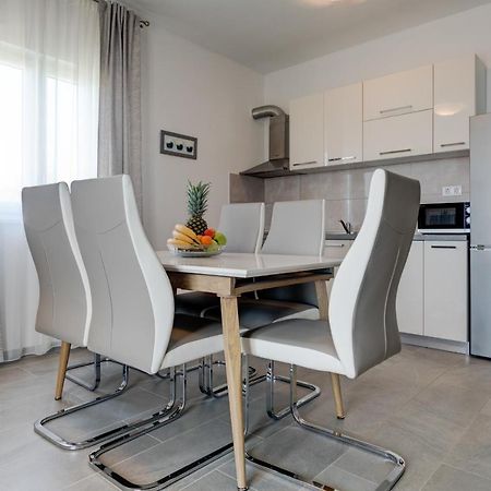 Love Apartments Zečevo Екстериор снимка