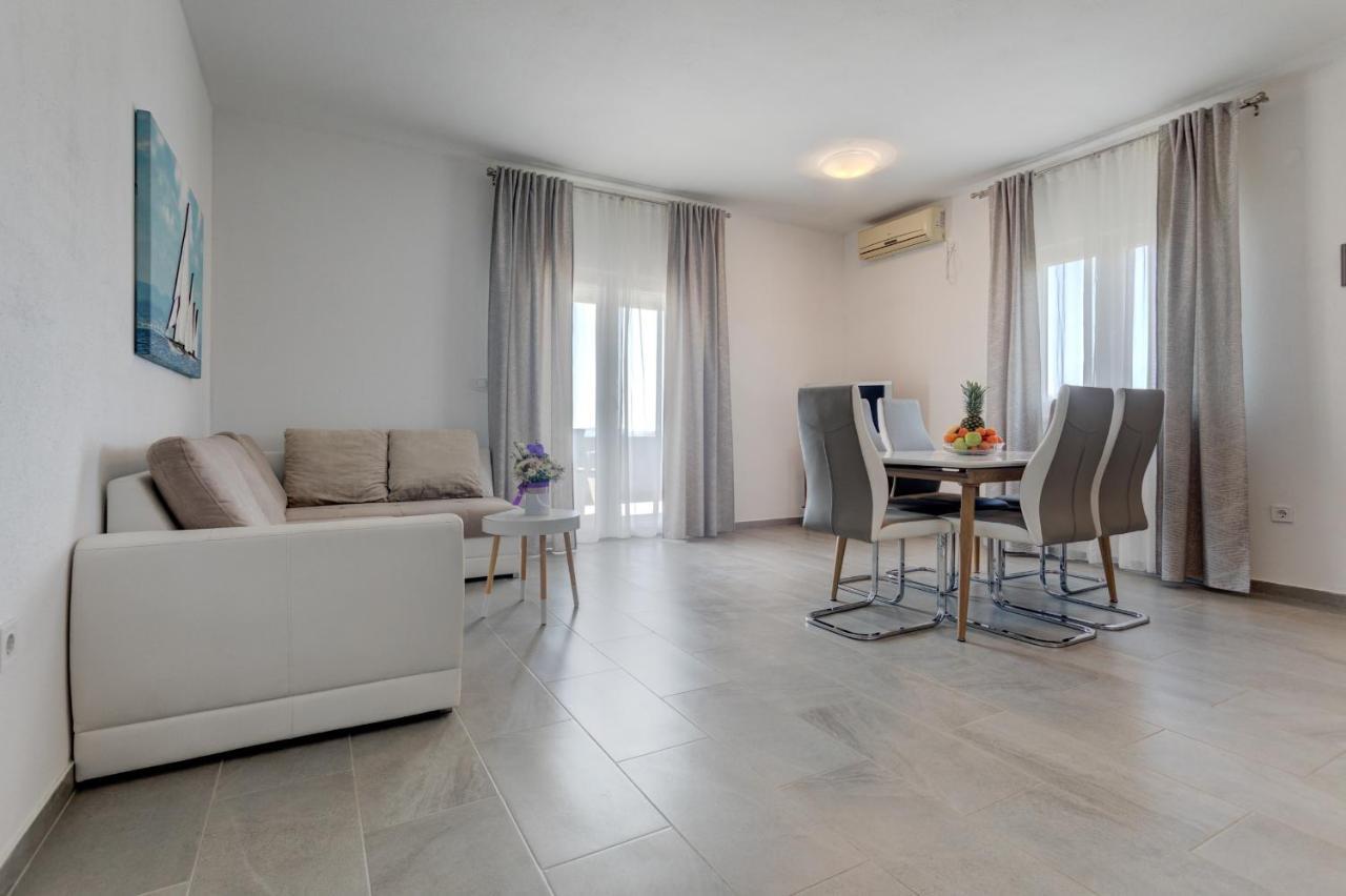 Love Apartments Zečevo Екстериор снимка