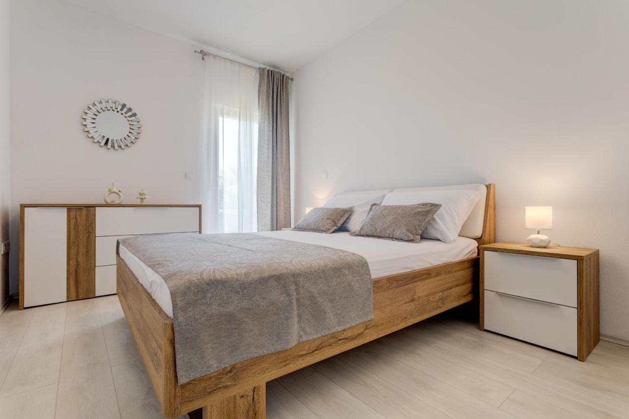 Love Apartments Zečevo Екстериор снимка