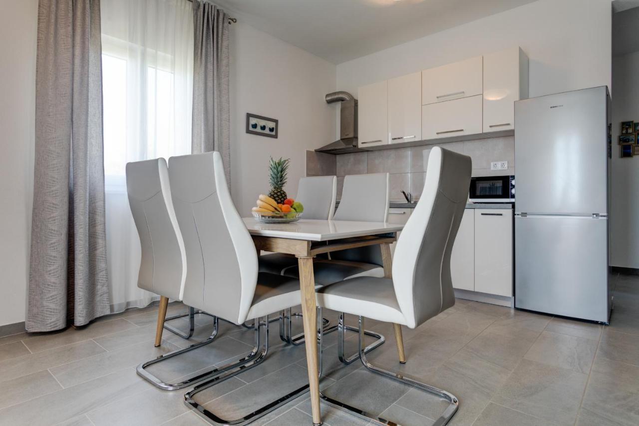 Love Apartments Zečevo Екстериор снимка