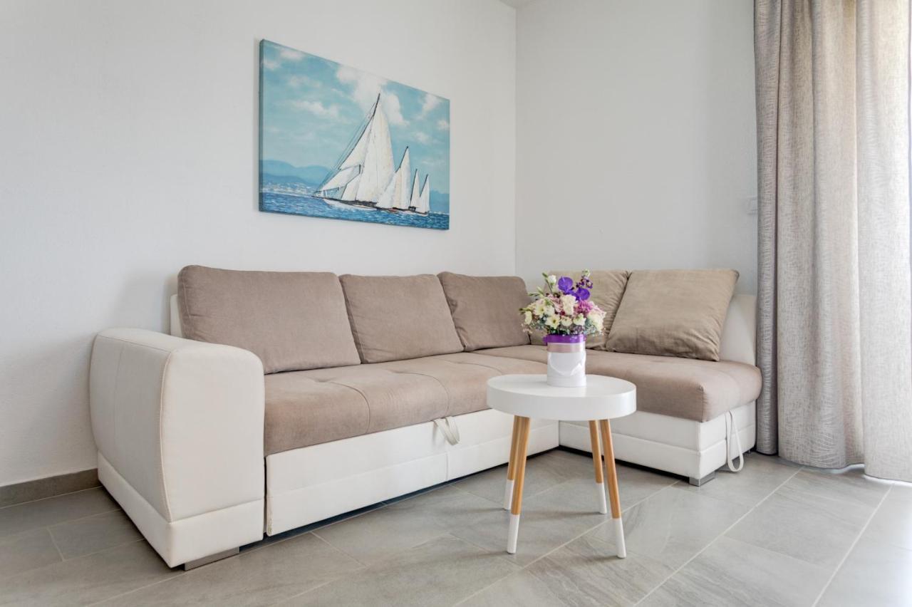 Love Apartments Zečevo Екстериор снимка