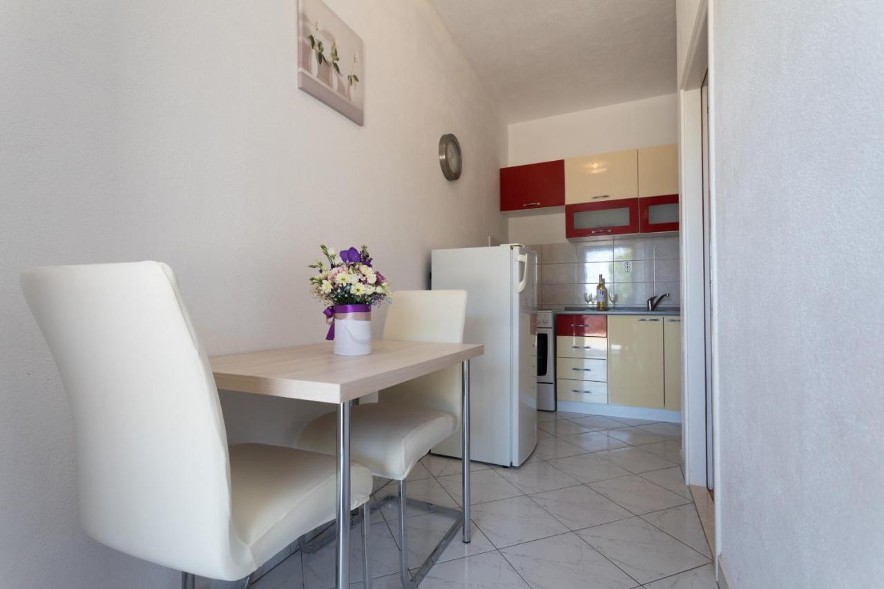 Love Apartments Zečevo Екстериор снимка