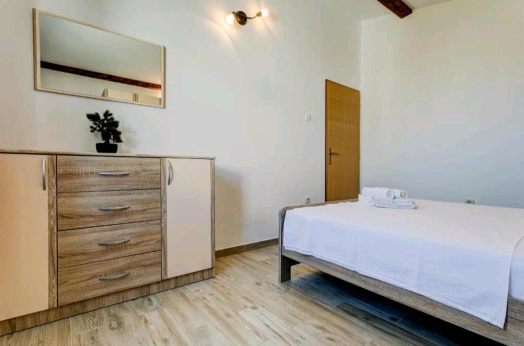 Love Apartments Zečevo Екстериор снимка